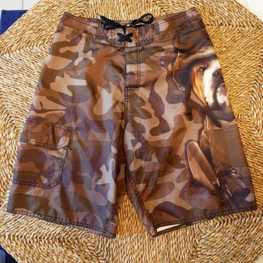 Mountain - Camouflage Shorts - Size 30